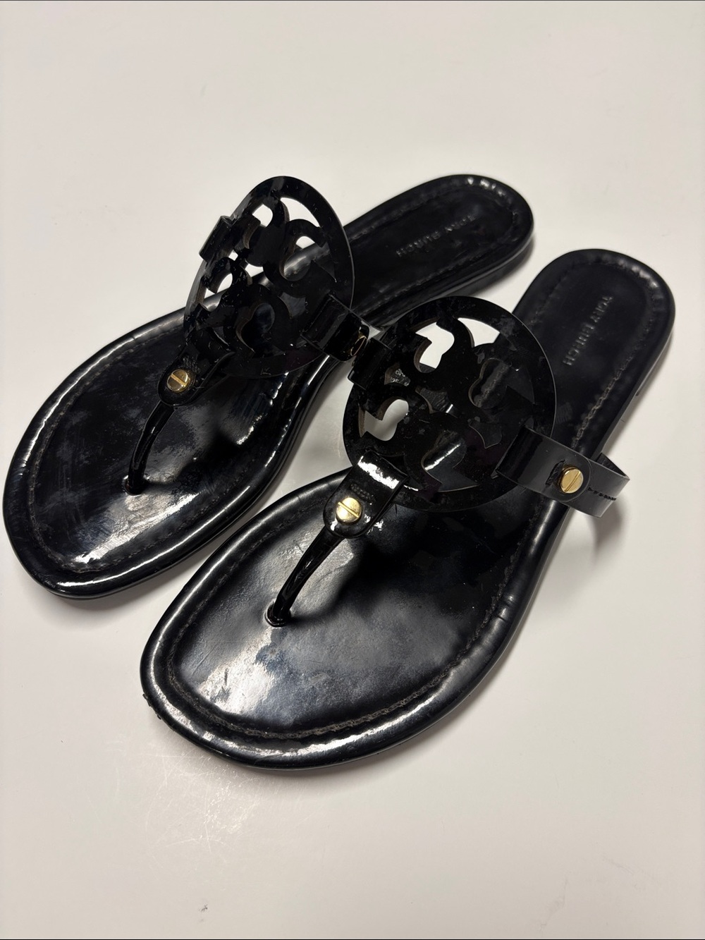 Tory Burch Black Patent Leather Logo Thong Sandals women’s size 8